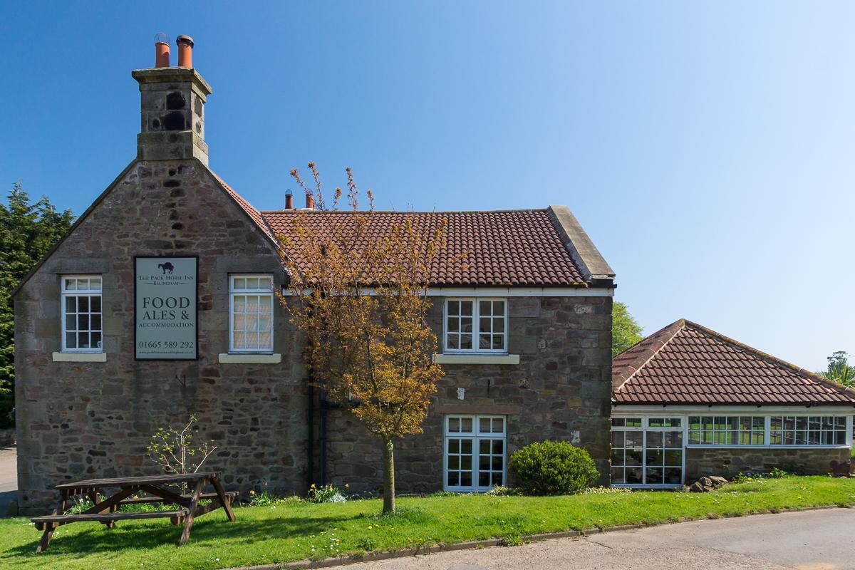 The Pack Horse Inn Chathill المظهر الخارجي الصورة